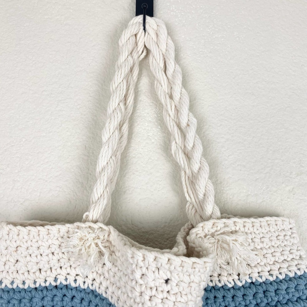 White Blue Striped Crochet Knit Beach Shoulder Bag - Picture 2 of 7